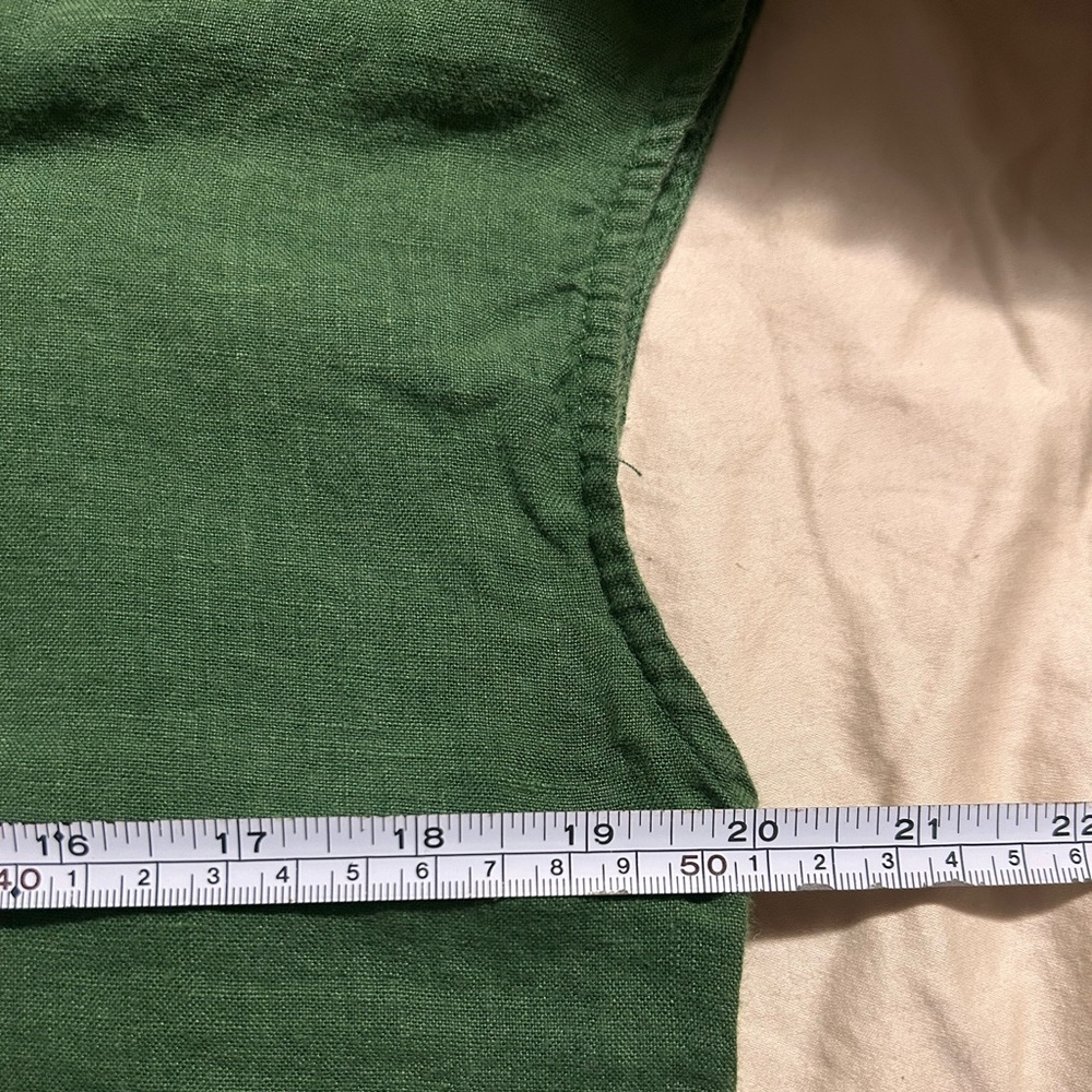 Green Linen Boxy Blouse by Grae Cove - Picture 4 of 5